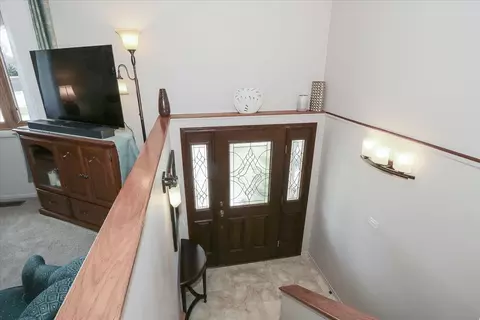 Entry Way - 1335 Gentry Rd, Hoffman Estates, IL 60169 photo 1 of 1