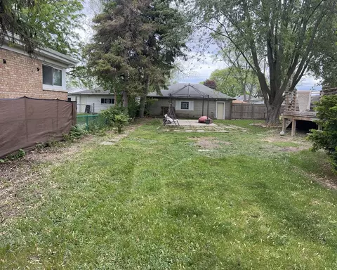 8720 Palmer St, River Grove, IL 60171