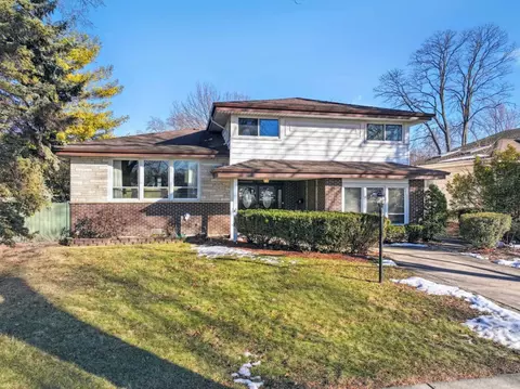 719 N Forest Ave, Mount Prospect, IL 60056