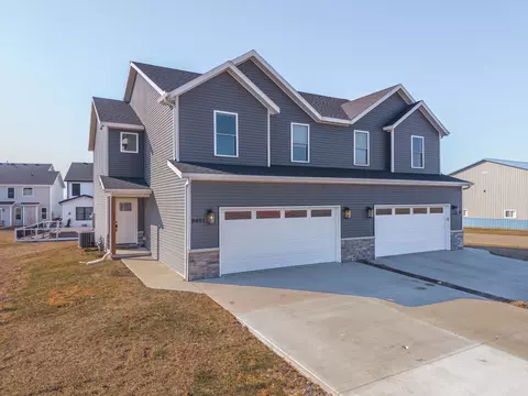 401 B Jenny Ln, Heyworth, IL 61745