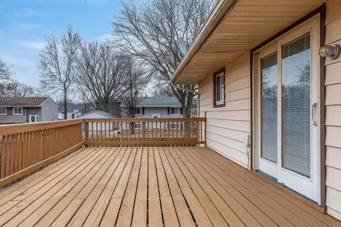 Exterior - 4905 50th St, Moline, IL 61265 photo 4 of 5