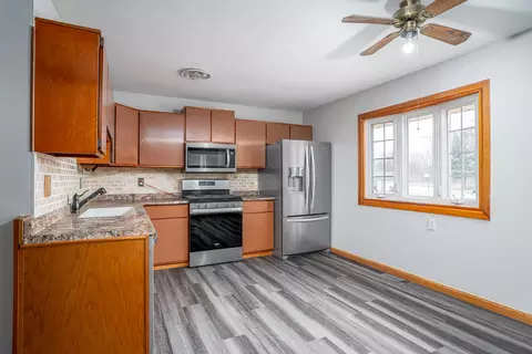 Kitchen - 4905 50th St, Moline, IL 61265 photo 1 of 2