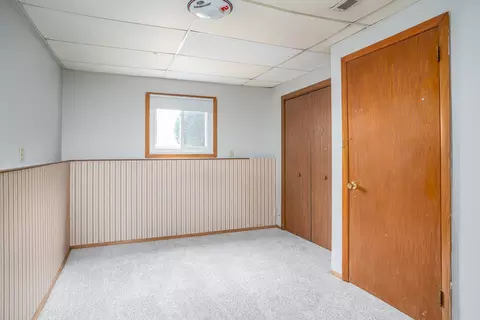 Bedroom - 4905 50th St, Moline, IL 61265 photo 7 of 8