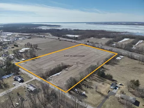0000 N Oak St, Ina, IL 62846