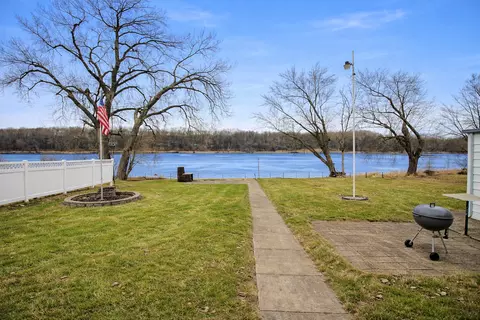 Exterior - 1903 W First St, Dixon, IL 61021 photo 8 of 10