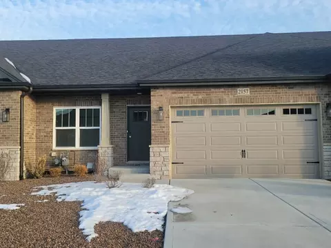 2157 Sky Harbor Dr, New Lenox, IL 60451