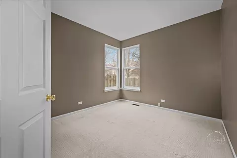 Bedroom - 1635 Rosehall Ln, Elgin, IL 60123 photo 1 of 3