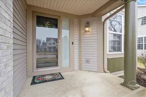 Exterior - 1635 Rosehall Ln, Elgin, IL 60123 photo 3 of 4