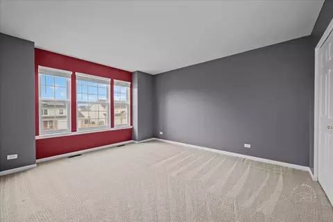 Bedroom - 1635 Rosehall Ln, Elgin, IL 60123 photo 2 of 3