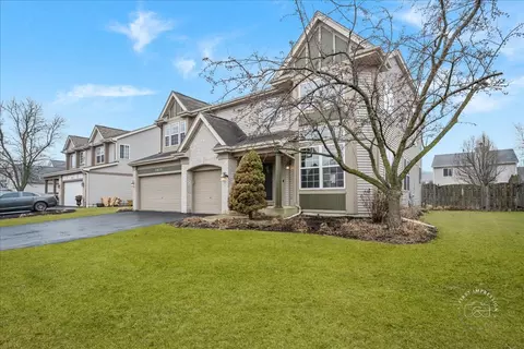 1635 Rosehall Ln, Elgin, IL 60123