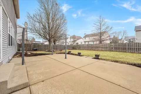 Exterior - 1635 Rosehall Ln, Elgin, IL 60123 photo 4 of 4