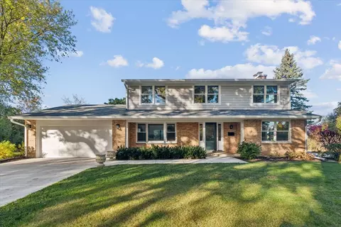510 Sunset Ter, Lake Bluff, IL 60044