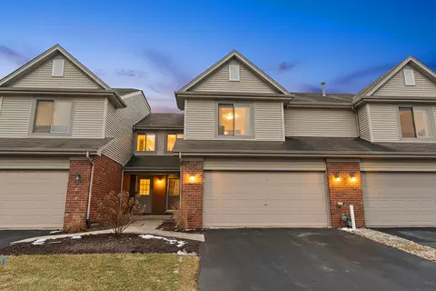 8237 Pecan Pl, Frankfort, IL 60423