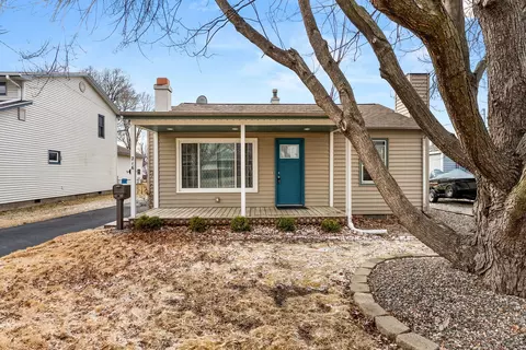 Exterior - 216 5th St E, Milan, IL 61264 photo 2 of 5
