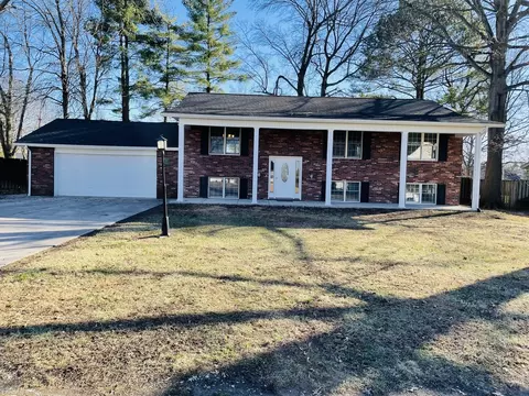 3307 W Lakeview Rd, Marion, IL 62959
