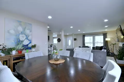 Dining - 492 Bernice Ct, Wheeling, IL 60090 photo 2 of 2