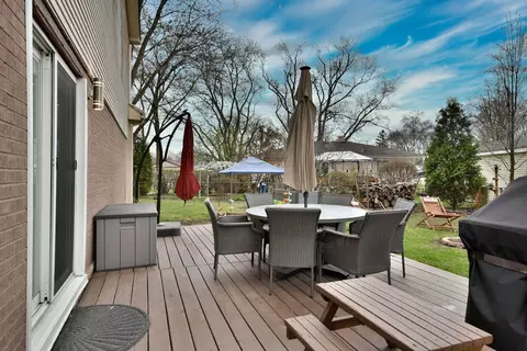 Exterior - 492 Bernice Ct, Wheeling, IL 60090 photo 8 of 10