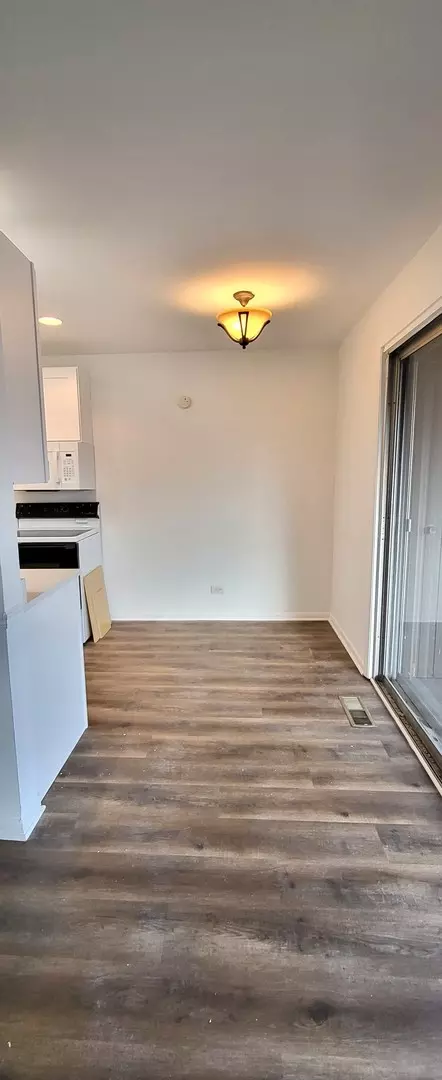 Dining - 1607 E Maple Ter #2D, Lisle, IL 60532 photo 1 of 2