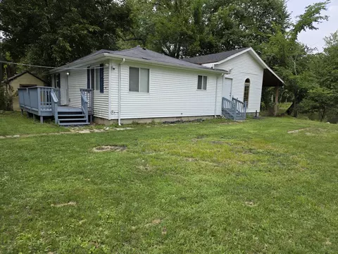 2709 N River Isle Rd, Momence, IL 60954