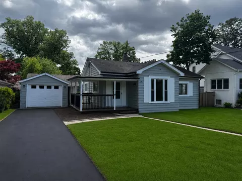 722 E Indiana St, Wheaton, IL 60187
