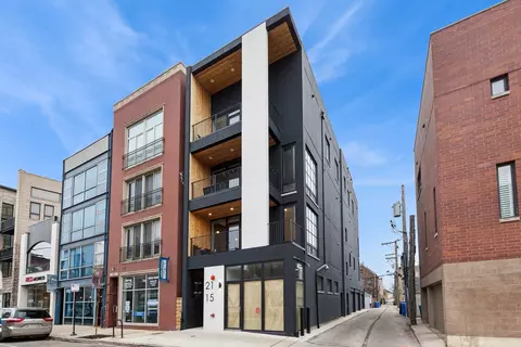 2115 N Damen Ave #2, Chicago, IL 60647