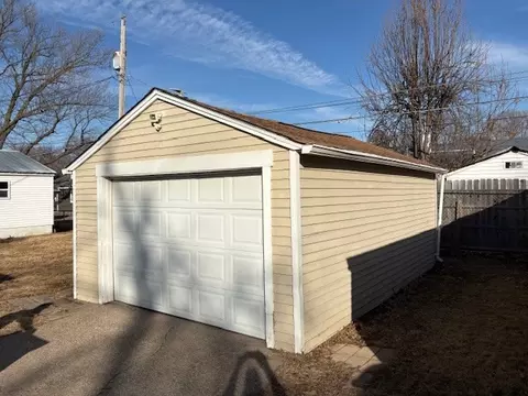 968 40th St, Moline, IL 61265 photo 5