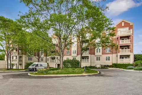 620 Homewood Ave #405, Highland Park, IL 60035