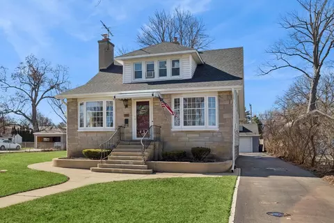 520 S Cornell Ave, Villa Park, IL 60181