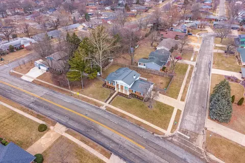 View/Area - 1302 E Vernon Ave, Normal, IL 61761 photo 1 of 7