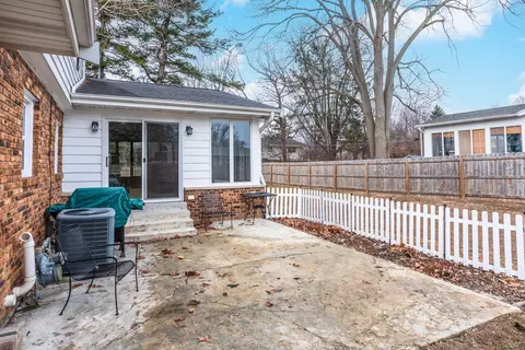 Exterior - 1302 E Vernon Ave, Normal, IL 61761 photo 6 of 16