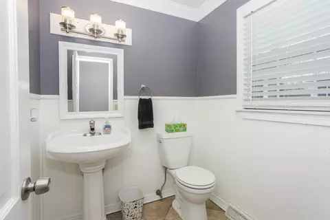 Bath - 1302 E Vernon Ave, Normal, IL 61761 photo 2 of 3