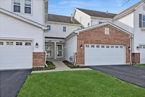 1488 Yosemite Cir, Crystal Lake, IL 60014