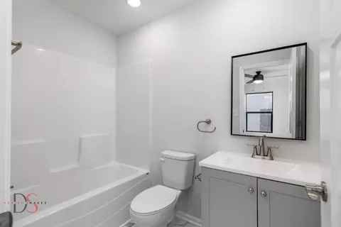 Bath - 309 19th Ave, Ottawa, IL 61350 photo 1 of 2