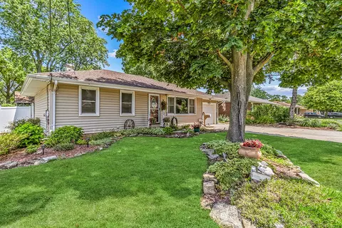 544 E 2nd St, Lockport, IL 60441 photo 3