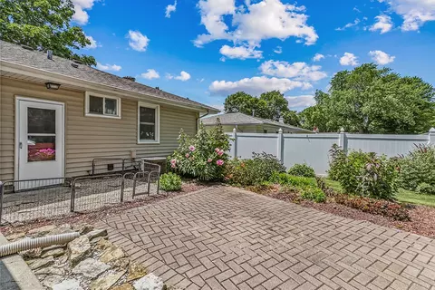 544 E 2nd St, Lockport, IL 60441 photo 14