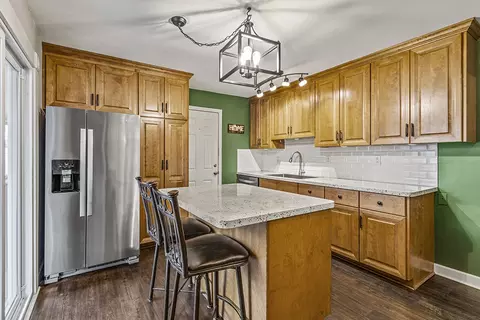 544 E 2nd St, Lockport, IL 60441 photo 17