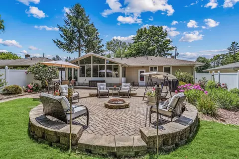 544 E 2nd St, Lockport, IL 60441 photo 10