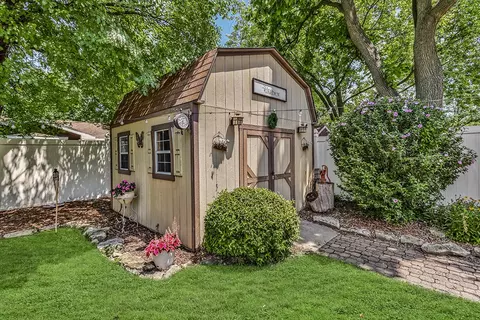 544 E 2nd St, Lockport, IL 60441 photo 13