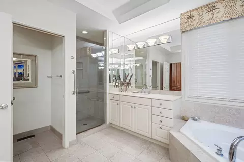 Bath - Undisclosed, Northbrook, IL 60062 photo 2 of 3