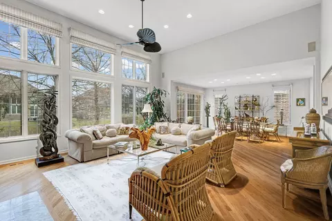 Living - Undisclosed, Northbrook, IL 60062 photo 2 of 3