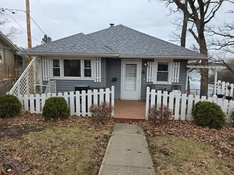 24927 W Forest Dr, Lake Villa, IL 60046