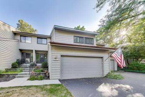 1551 Kirkwood Dr, Geneva, IL 60134