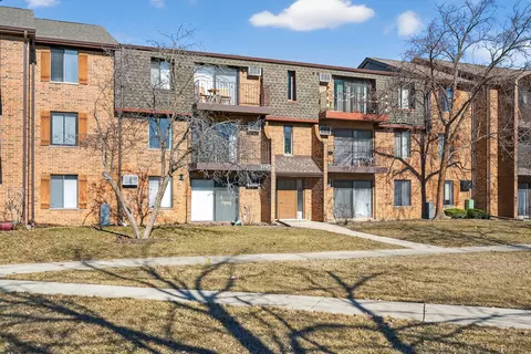 734 N Briar Hill Ln #3, Addison, IL 60101