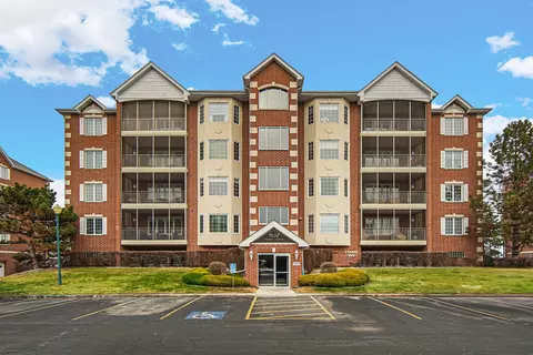 7920 Trinity Cir #4SW, Tinley Park, IL 60487