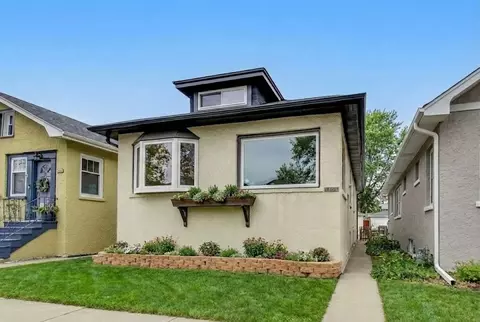 1161 S Ridgeland Ave, Oak Park, IL 60304