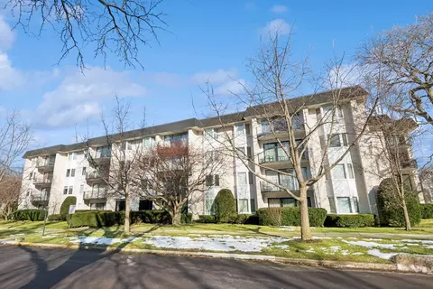 235 Ridge Rd #4J, Wilmette, IL 60091