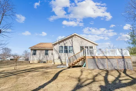Exterior - 728 10th Avenue Ct, Hampton, IL 61256 photo 6 of 7