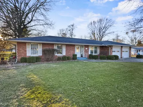 447 S Ralph St, Watseka, IL 60970