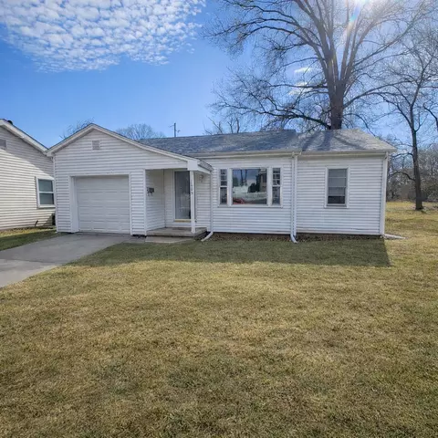 1005 Pace Ave, Mount Vernon, IL 62864