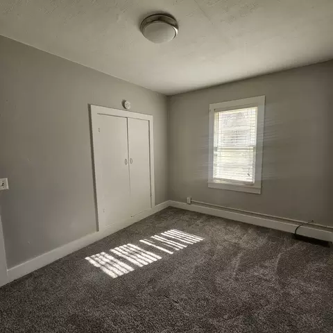 Bedroom - 1005 Pace Ave, Mount Vernon, IL 62864 photo 4 of 5